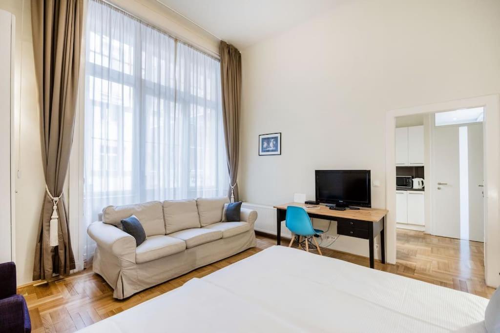Klarahome Apartment บูดาเปสต์ ภายนอก รูปภาพ