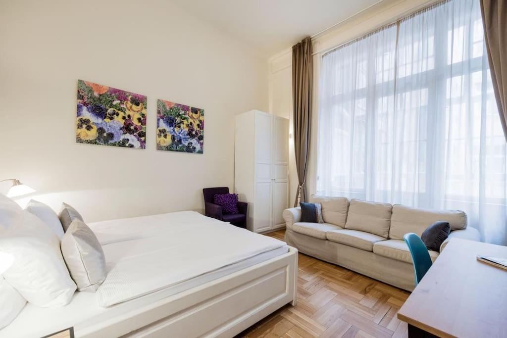 Klarahome Apartment บูดาเปสต์ ภายนอก รูปภาพ
