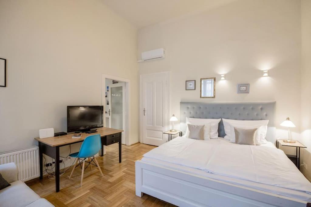Klarahome Apartment บูดาเปสต์ ภายนอก รูปภาพ