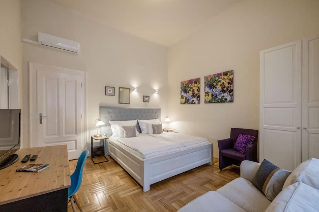 Klarahome Apartment บูดาเปสต์ ภายนอก รูปภาพ